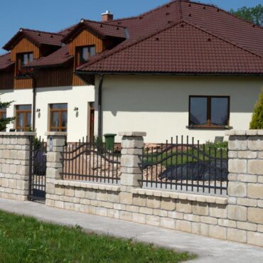 ZDICÍ BLOK HISTORY - ZÁKLADNÍ KÁMEN