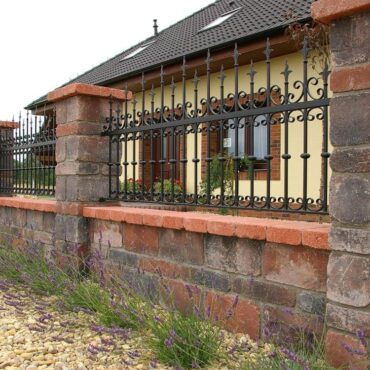 ZDICÍ BLOK HISTORY - ZÁKLADNÍ KÁMEN