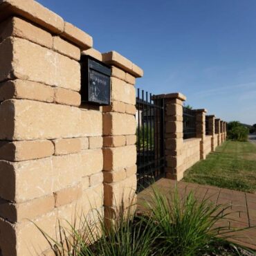 ZDICÍ BLOK HISTORY - ZÁKLADNÍ KÁMEN